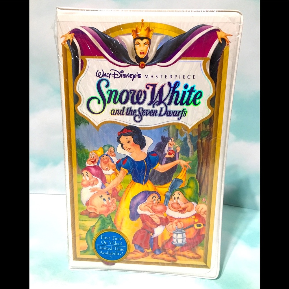 DISNEY SNOW WHITE & The SEVEN DWARFS VHS NWT 1994